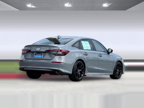 Used 2025 Honda Civic Sport image 9