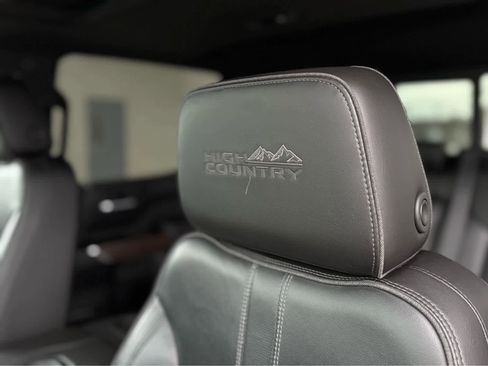 Used 2019 Chevrolet Silverado 1500 High Country w/ Technology Package image 16