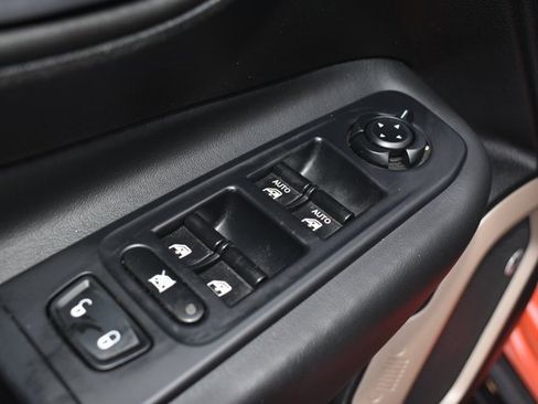 Used 2016 Jeep Renegade 75th Anniversary image 15