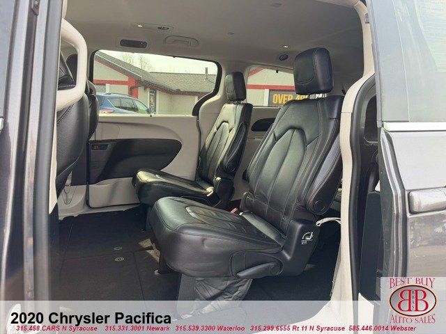 Used 2020 Chrysler Pacifica Touring-L w/ Tire & Wheel Group FWD image 14