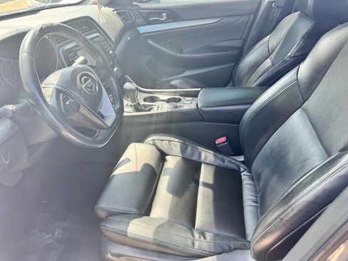 Used 2018 Nissan Maxima 3.5 SV w/ Interior Lighting Package image 6