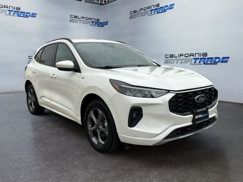 Used 2024 Ford Escape ST-Line Select AWD/4WD image 3