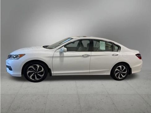 Used 2016 Honda Accord EX image 2