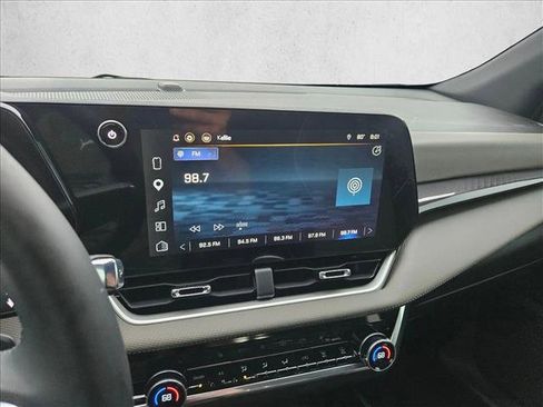 Used 2025 Chevrolet Equinox LT w/ Convenience Package II FWD image 17