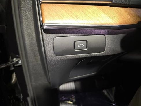 Used 2024 Volvo XC90 B6 Plus w/ Protection Package Premier image 29