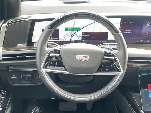 Used 2025 Cadillac Escalade ESV Premium Luxury image 7