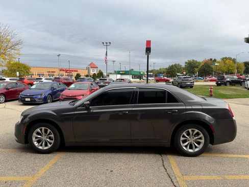 Used 2016 Chrysler 300 Limited RWD image 8