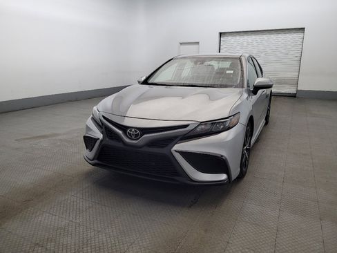 Used 2021 Toyota Camry SE image 15