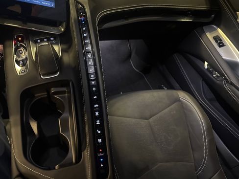 Used 2025 Chevrolet Corvette Z06 image 16