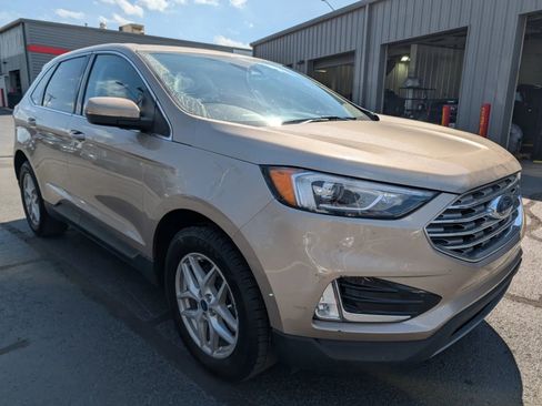 Used 2021 Ford Edge SEL w/ Cargo Accessory Package image 5