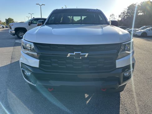 Used 2022 Chevrolet Colorado LT w/ Redline Special Edition image 3
