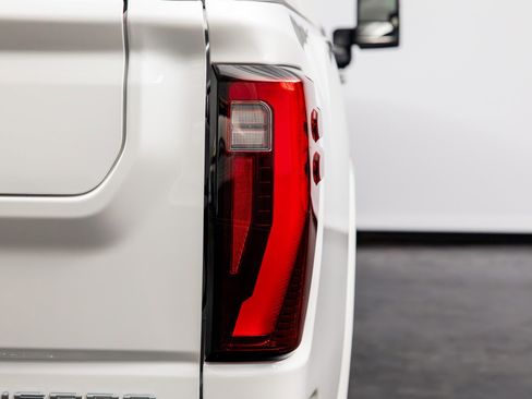 Used 2024 GMC Sierra 2500 Denali w/ Denali Reserve Package AWD/4WD image 19