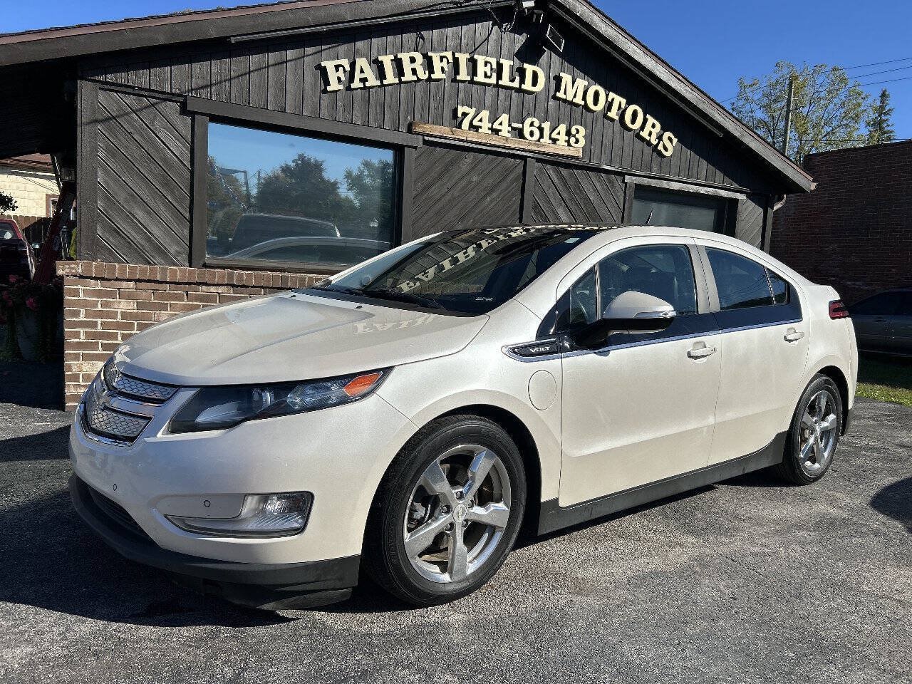 Used 2012 Chevrolet Volt Premium w/ Premium Trim Package FWD image 1