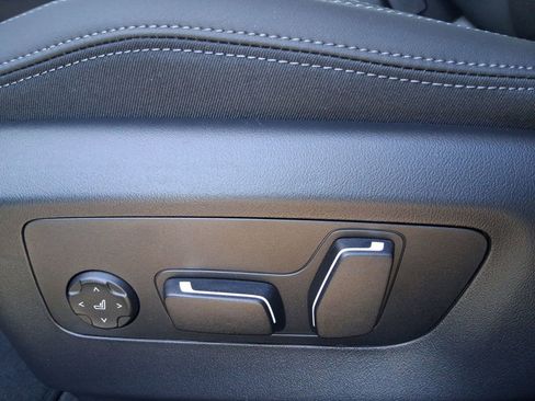 Used 2026 BMW 530i w/ M Sport Package RWD image 10