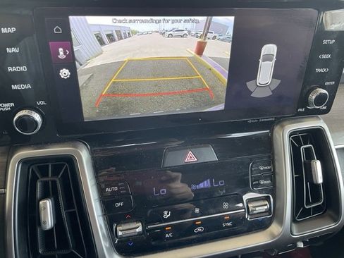Used 2022 Kia Sorento EX w/ Panoramic Sunroof Package image 15