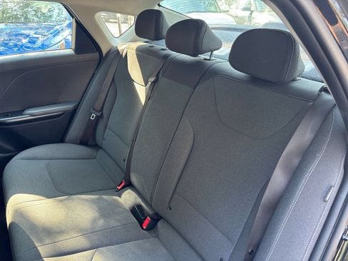 Used 2025 Kia K4 FWD image 36