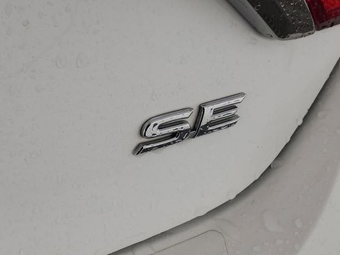 Used 2017 Toyota Camry SE image 29