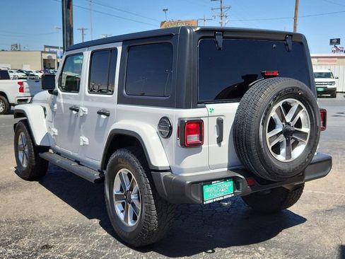 Used 2021 Jeep Wrangler Unlimited Sahara AWD/4WD image 4