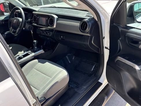 Used 2016 Toyota Tacoma SR5 w/ SR5 Appearance Package (SN) RWD image 28