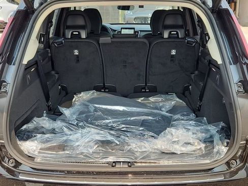 New 2025 Volvo XC90 B5 Plus w/ Protection Package Premier image 17