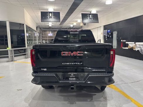Used 2024 GMC Sierra 2500 Denali w/ Technology Package AWD/4WD image 8