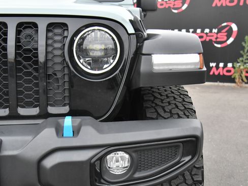 Used 2024 Jeep Wrangler Willys image 11
