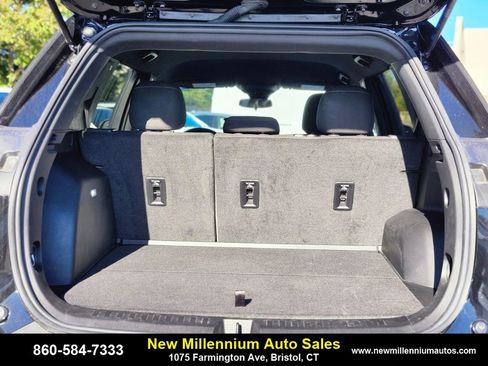 Used 2025 Chevrolet Equinox LT image 30