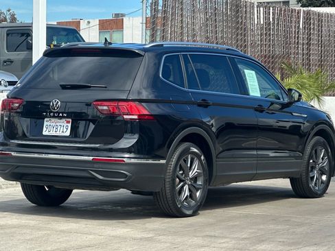 Certified 2023 Volkswagen Tiguan SE w/ Panoramic Sunroof Package image 4