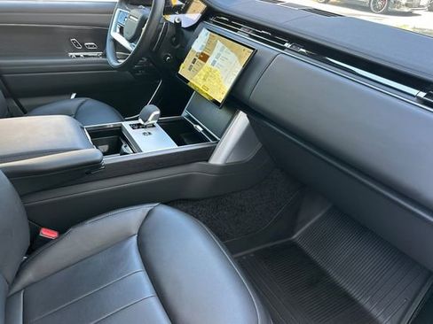 New 2026 Land Rover Range Rover Long Wheelbase SE AWD/4WD image 14