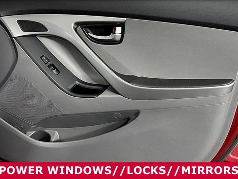 Used 2016 Hyundai Elantra SE FWD image 25
