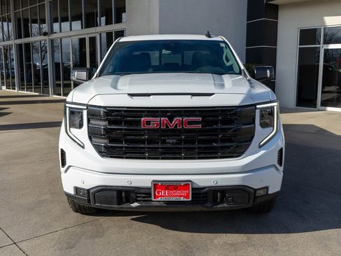 New 2026 GMC Sierra 1500 Elevation w/ Elevation Premium Package image 2