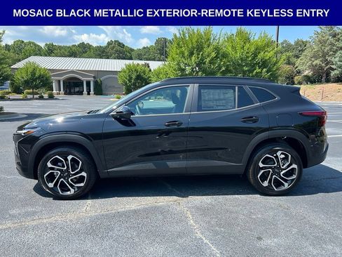 New 2026 Chevrolet Trax RS w/ Sunroof Package FWD image 9