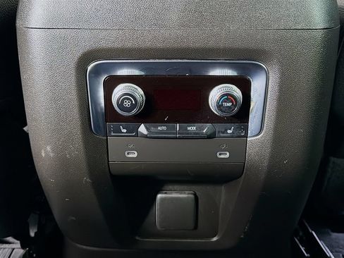 Used 2023 GMC Yukon XL Denali AWD/4WD image 23
