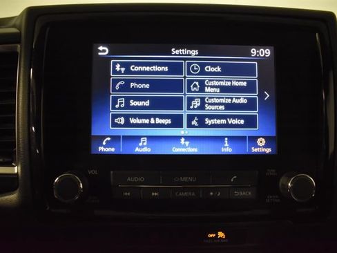 Used 2022 Nissan Frontier SV AWD/4WD image 21