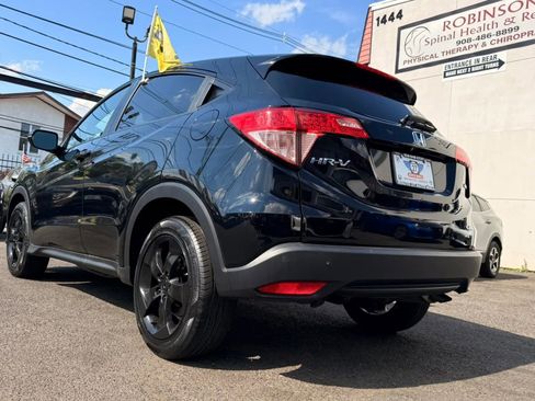 Used 2018 Honda HR-V EX image 8