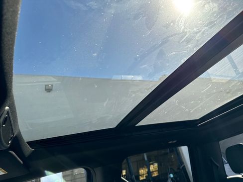 Used 2022 Ford F350 Lariat w/ Tremor Off-Road Package image 21