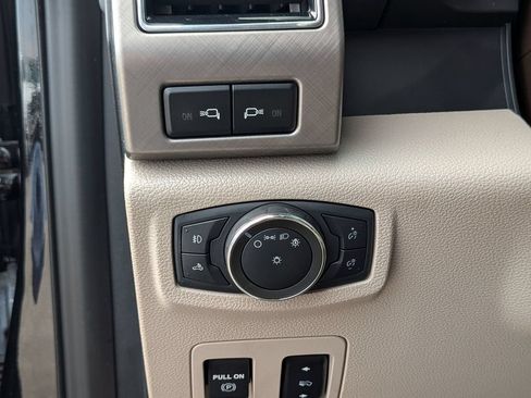 Used 2020 Ford F150 Limited w/ Trailer Tow Package RWD image 18
