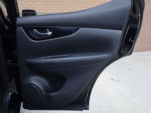 Used 2019 Nissan Rogue Sport SV w/ Technology Package FWD image 23