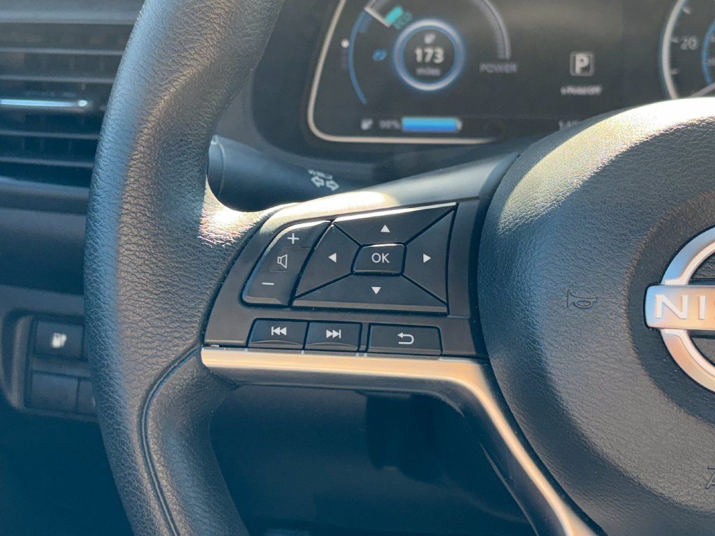 Used 2025 Nissan Leaf S FWD image 12