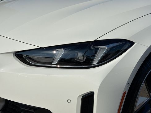 New 2026 BMW i4 eDrive40 w/ Parking Assistance Package RWD image 9