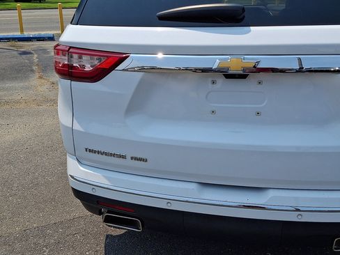 Used 2018 Chevrolet Traverse High Country w/ LPO, Cargo Package AWD/4WD image 17