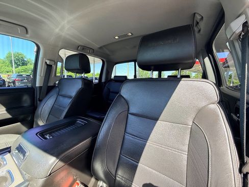 Used 2018 GMC Sierra 2500 Denali w/ Duramax Plus Package AWD/4WD image 31