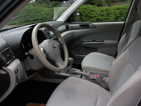 Used 2013 Subaru Forester 2.5X w/ Alloy Wheel Pkg AWD/4WD image 5