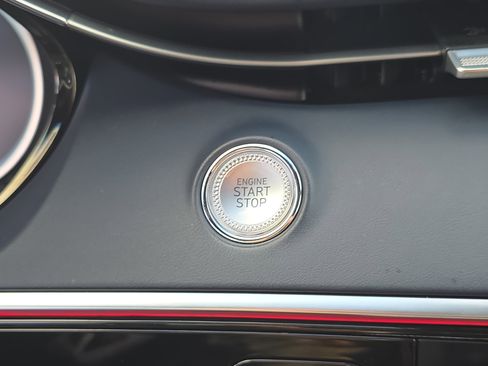 Used 2022 Genesis GV70 2.5T w/ Sport Prestige Package image 30