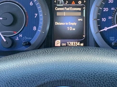 Used 2015 Toyota Sienna XLE image 12