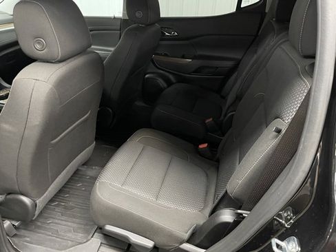 Used 2023 GMC Acadia SLE w/ Driver Convenience Package image 16