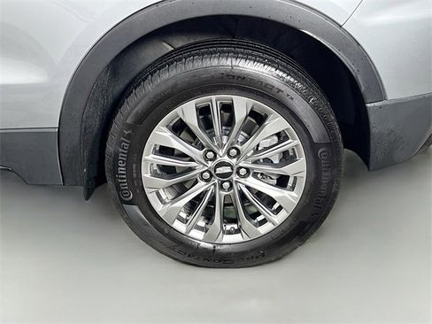 Used 2024 Cadillac XT4 Premium Luxury image 33