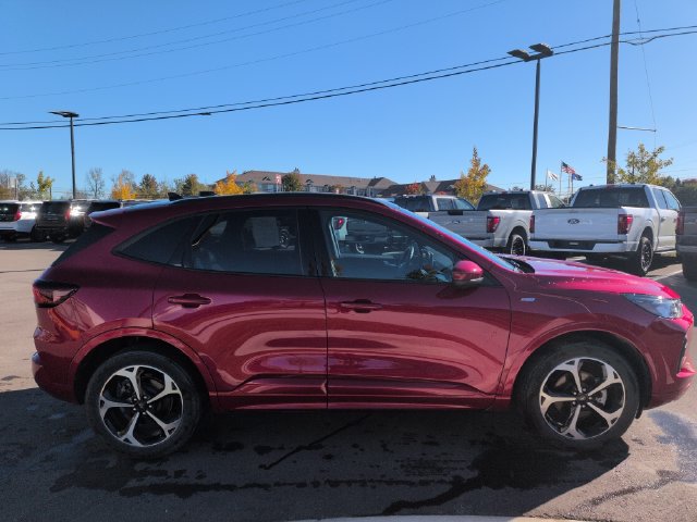 Certified 2023 Ford Escape ST-Line Select w/ Tech Pack #2 AWD/4WD image 6