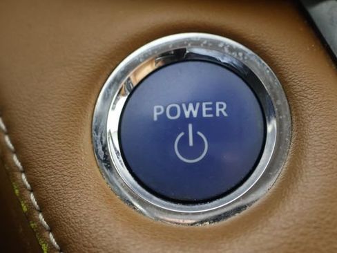 Used 2017 Toyota RAV4 Limited w/ Advanced Technology Package AWD/4WD image 16