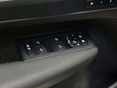 Used 2023 Volvo C40 P8 Recharge Ultimate image 13